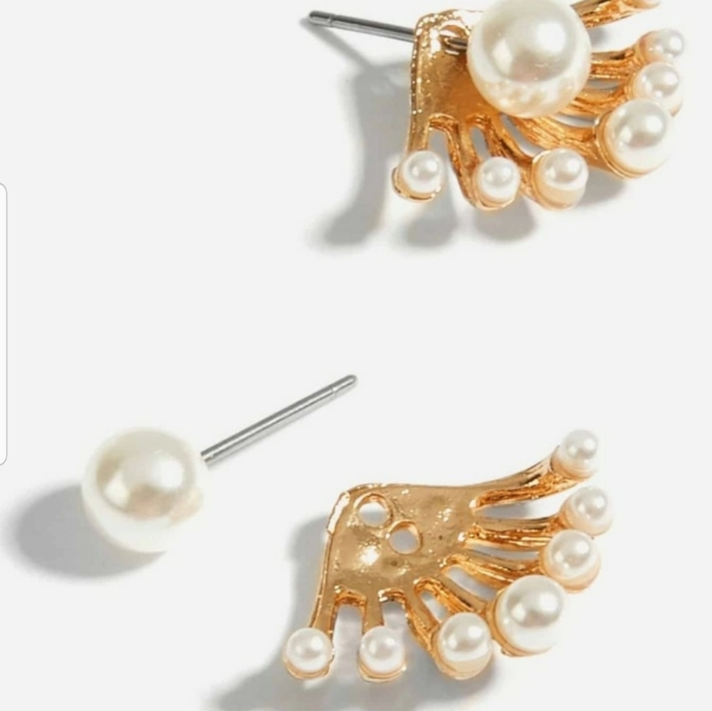*Melinda* Faux Pearl earrings - Picture 4 of 5